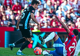 El lateral franjiverde Álvaro Núñez fue protagonista en los dos goles del partido.