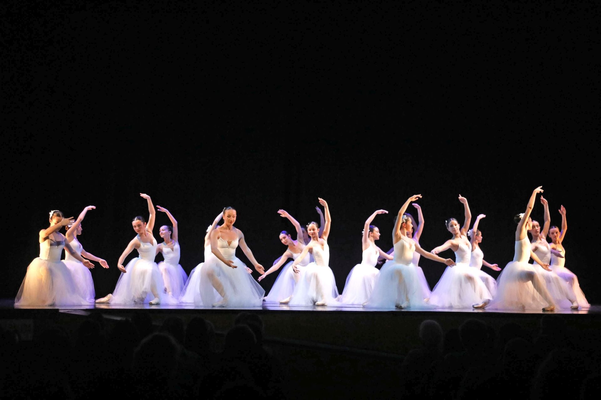 El Jove Ballet de la Marina inicia su gira en Dénia