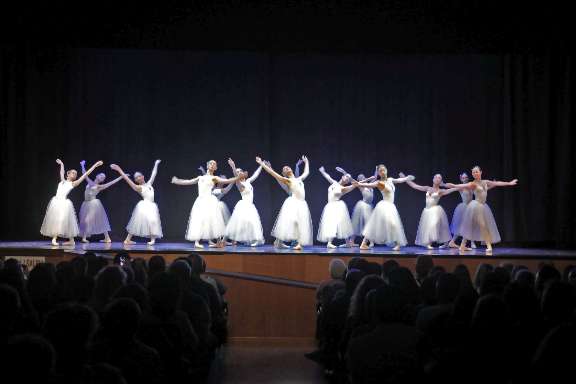 El Jove Ballet de la Marina inicia su gira en Dénia