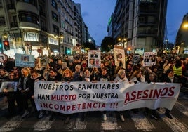 Quinta manifestación en Valencia para exigir la dimisión de Mazón por su gestión de la dana.