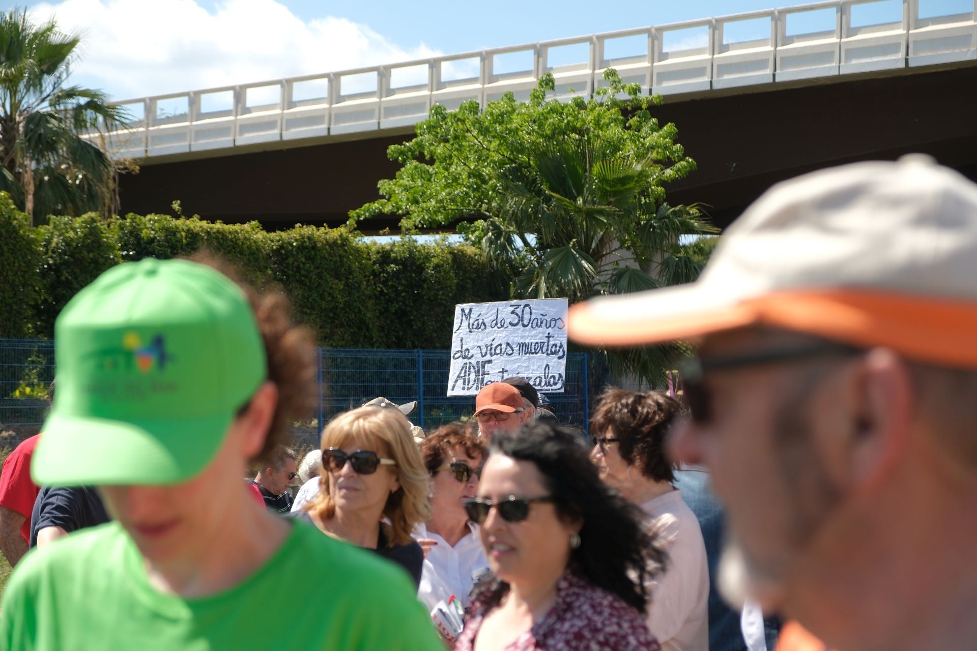 Los vecinos claman Alicante: «Queremos entrar al Parque del Mar»