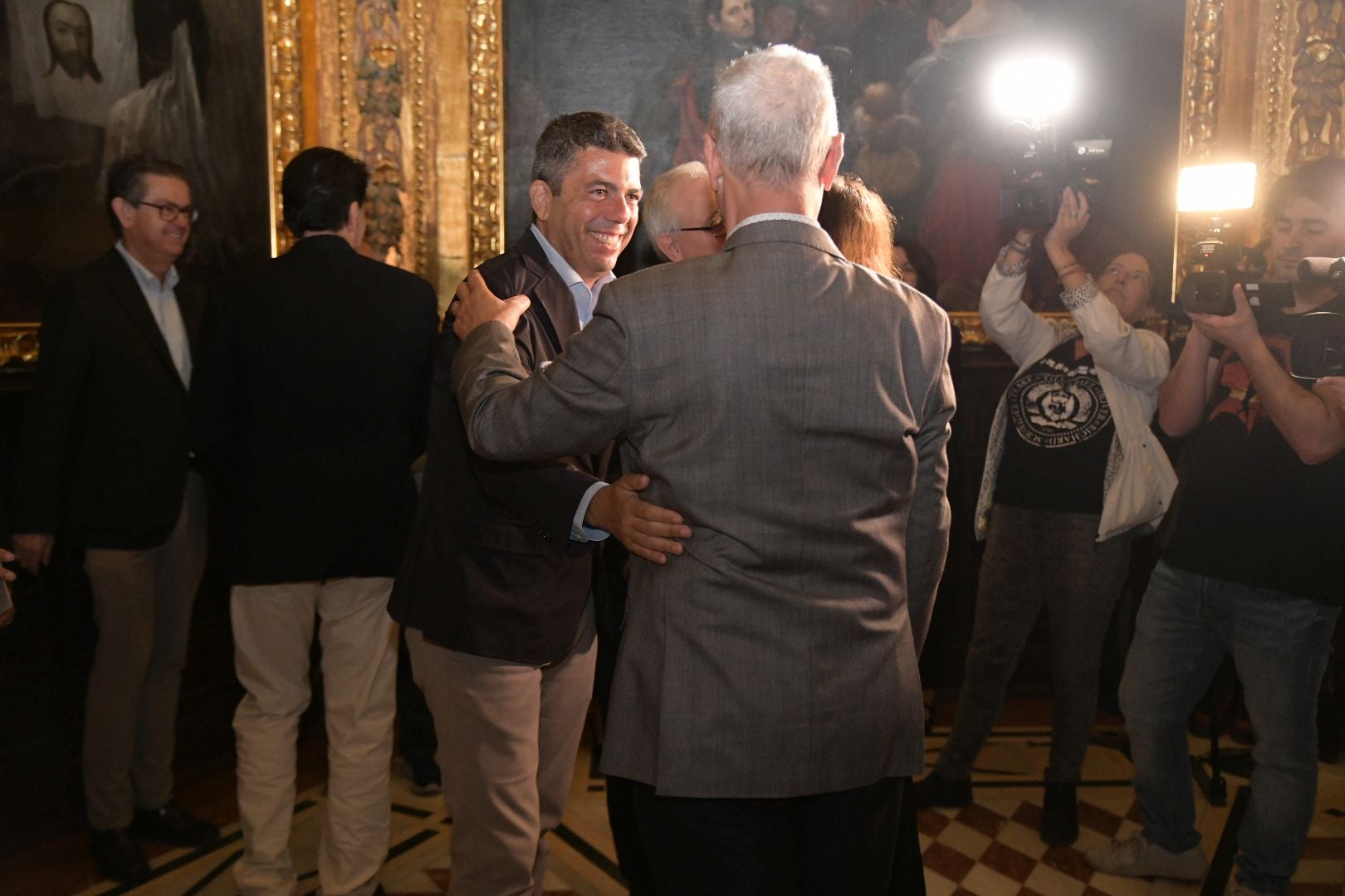 La Santa Faz pasa la prueba con la apertura del camarín