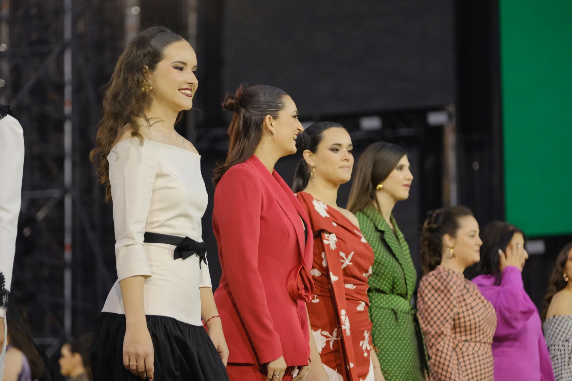 El ensayo de las candidatas a Bellea del Foc 2025, en imágenes