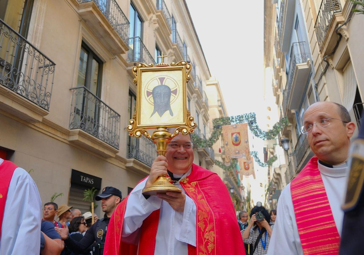 Imagen principal - La Santa Faz por las calles, Barcala antes de la peregrina y recogida de cañas.