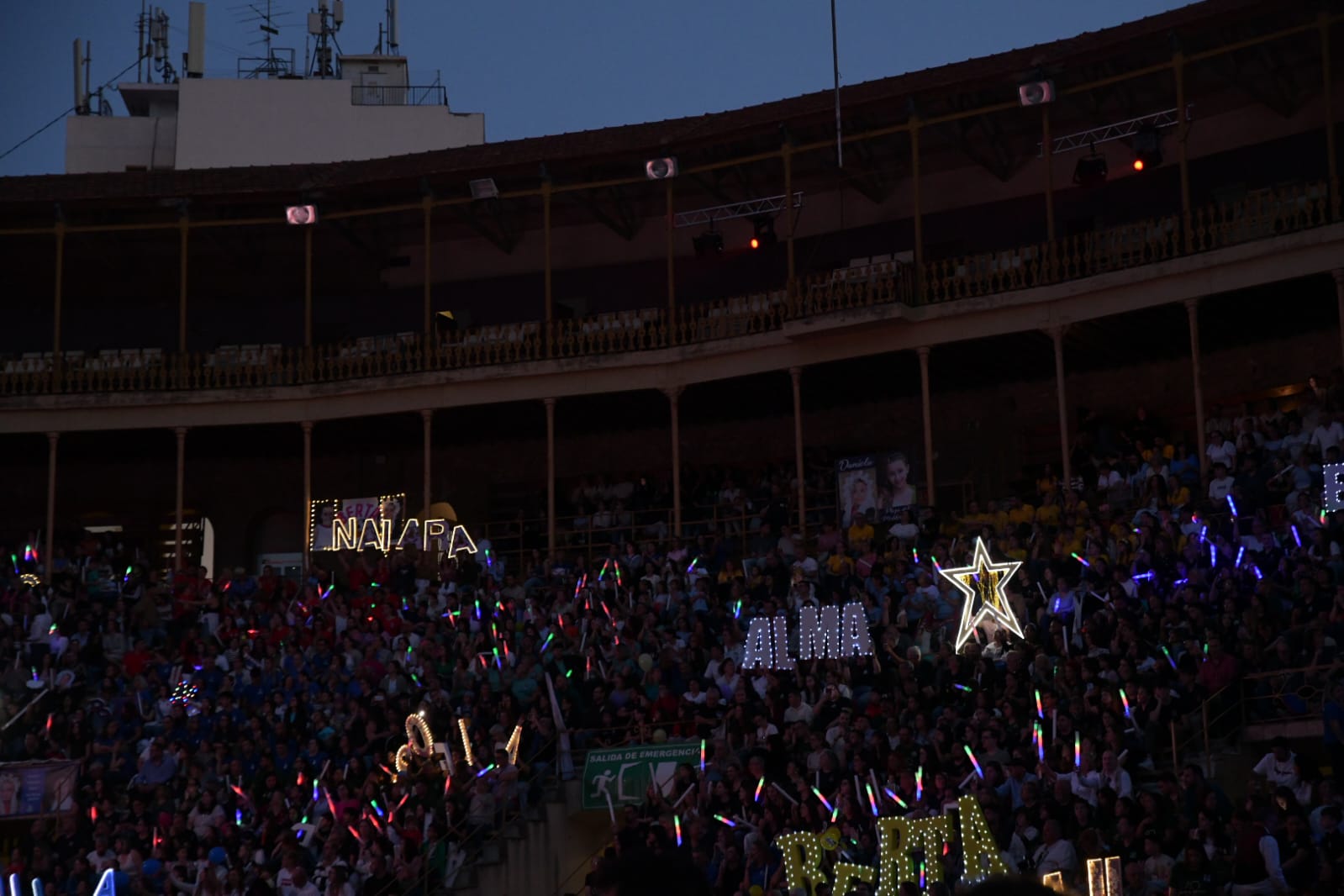 La elección de la bellea del foc infantil en imágenes