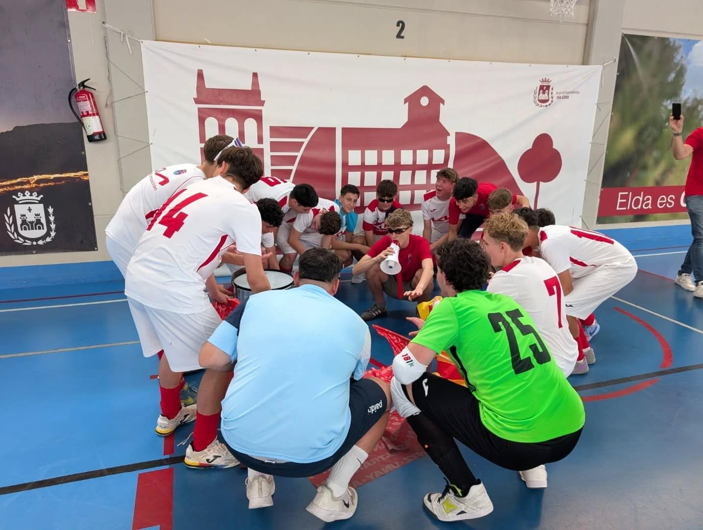 Celebration of the victory by the Dénia team.