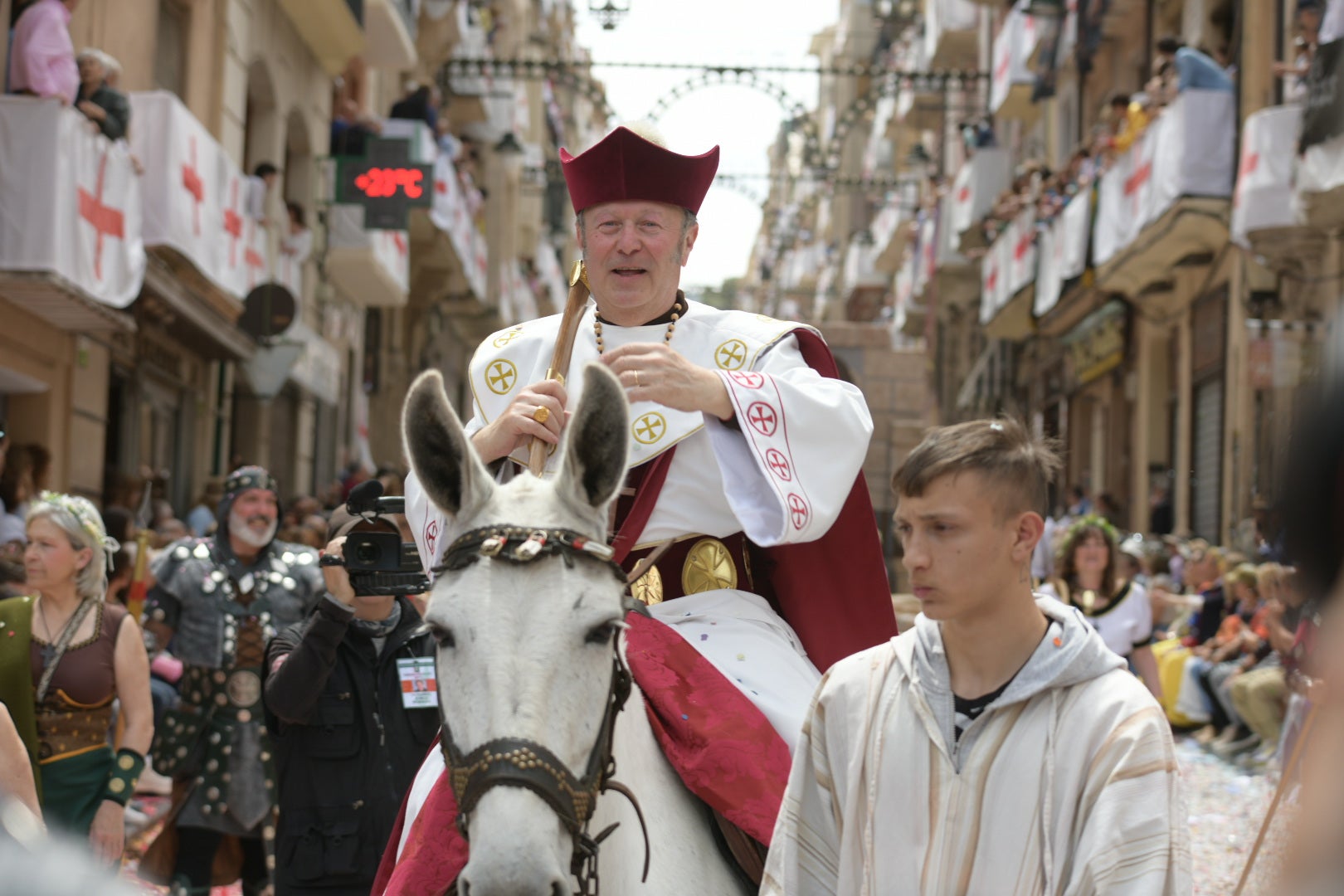 Los contrabandistas culminan la Entrada cristiana de Alcoi