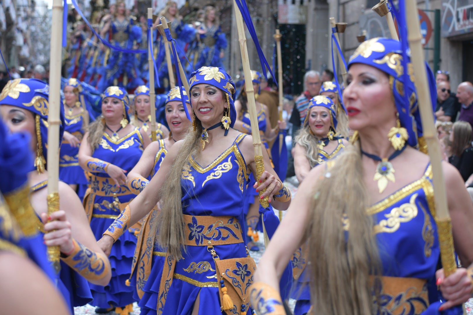 Los contrabandistas culminan la Entrada cristiana de Alcoi