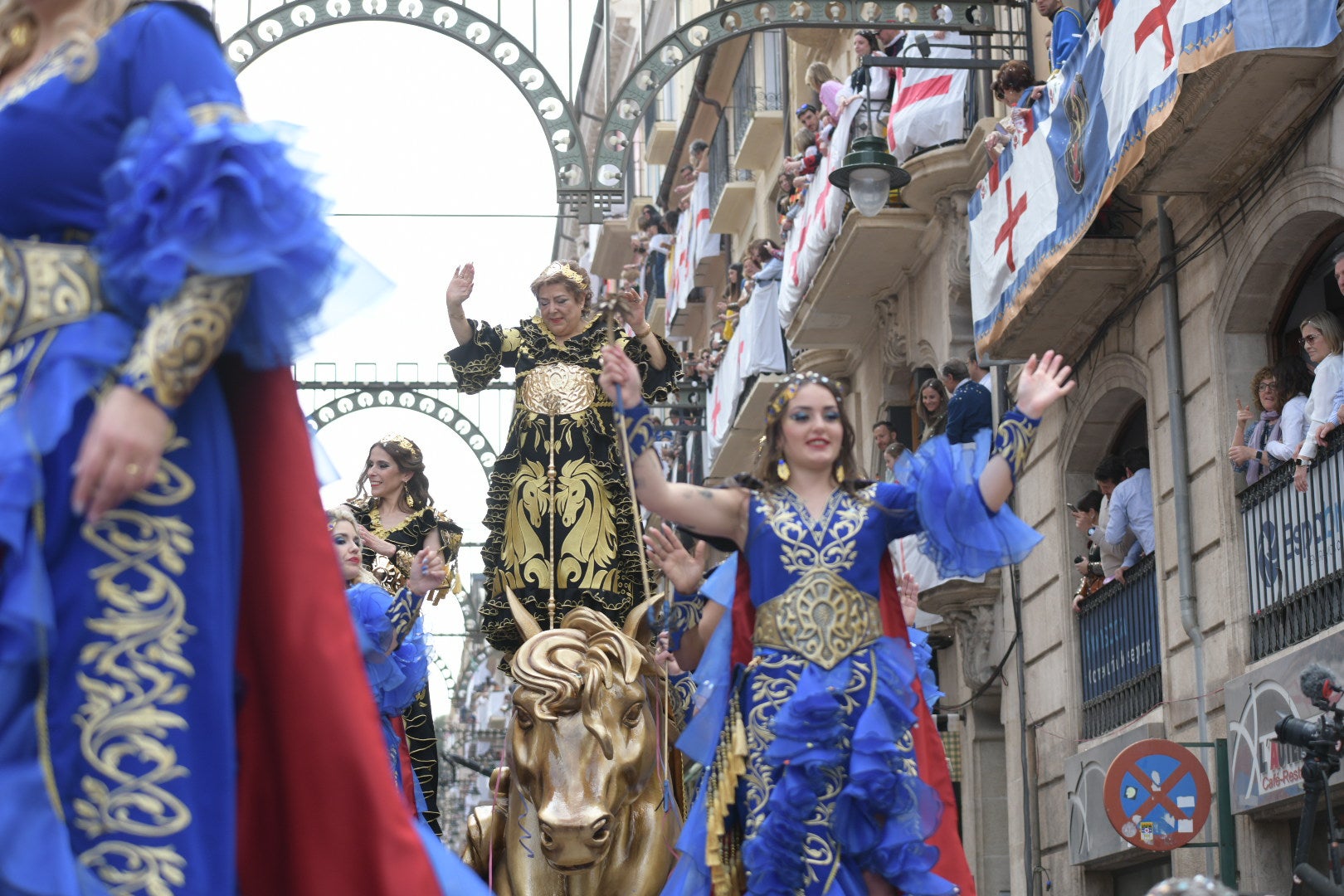 Los contrabandistas culminan la Entrada cristiana de Alcoi
