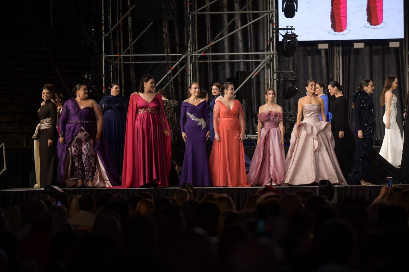La elección de la bellea del foc de Alicante, foto a foto