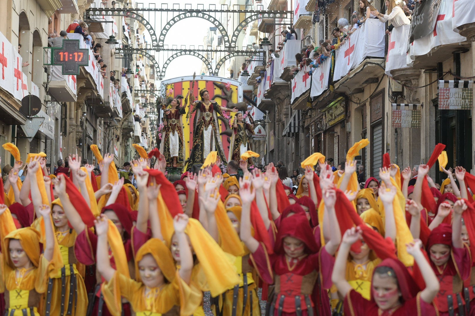 La Entrà de Moros y Cristianos de Alcoi arranca con la capitanía de los aragoneses
