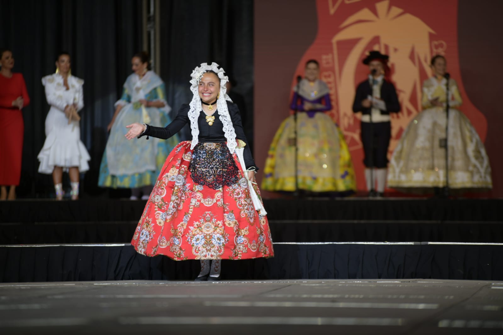 La elección de la bellea del foc infantil en imágenes