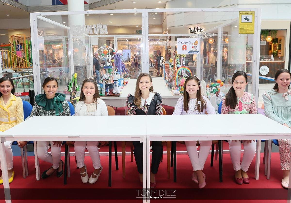 Imagen principal - Primeros actos de la nueva bellea del foc infantil.