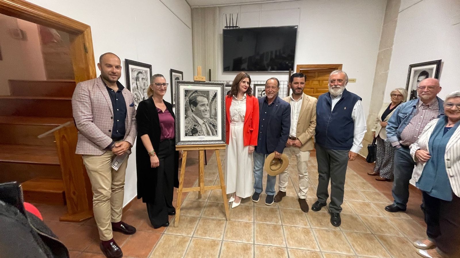 Imagen secundaria 2 - Luis Francisco Esplá Sponsors &#039;Embroidering Courage&#039; Exhibition by Yuliia Tkachenko at the Municipal Bullfighting Museum