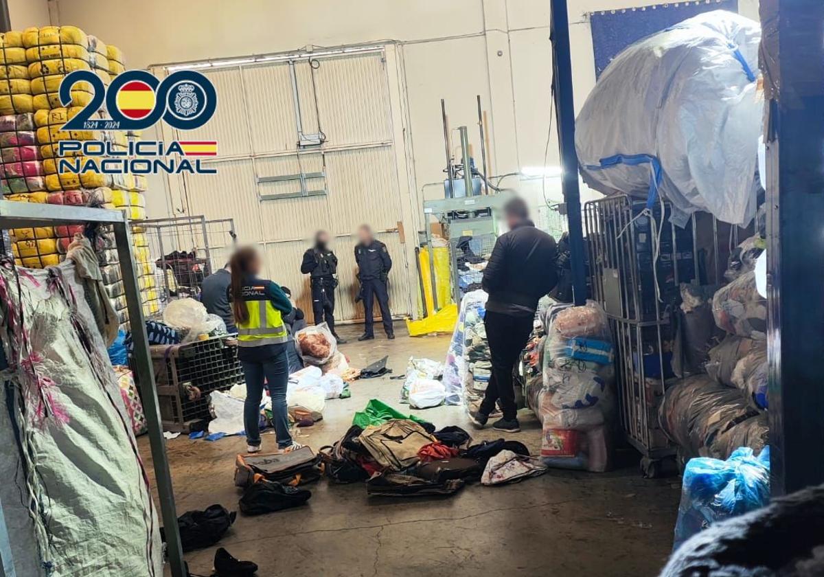 Imagen principal - A workplace accident uncovers a business exploiting illegal immigrants