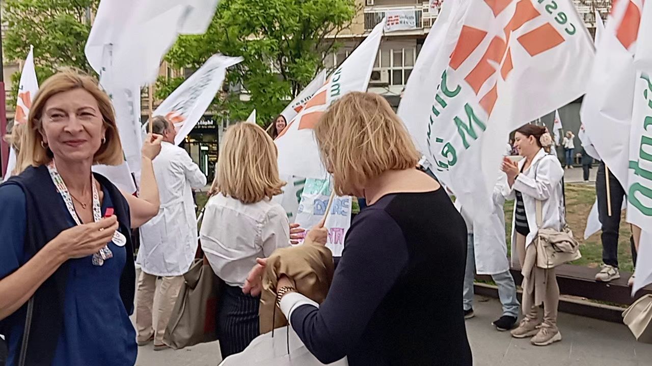 Los médicos de Alicante vuelven a las calles y siguen amenazando con ir a la huelga