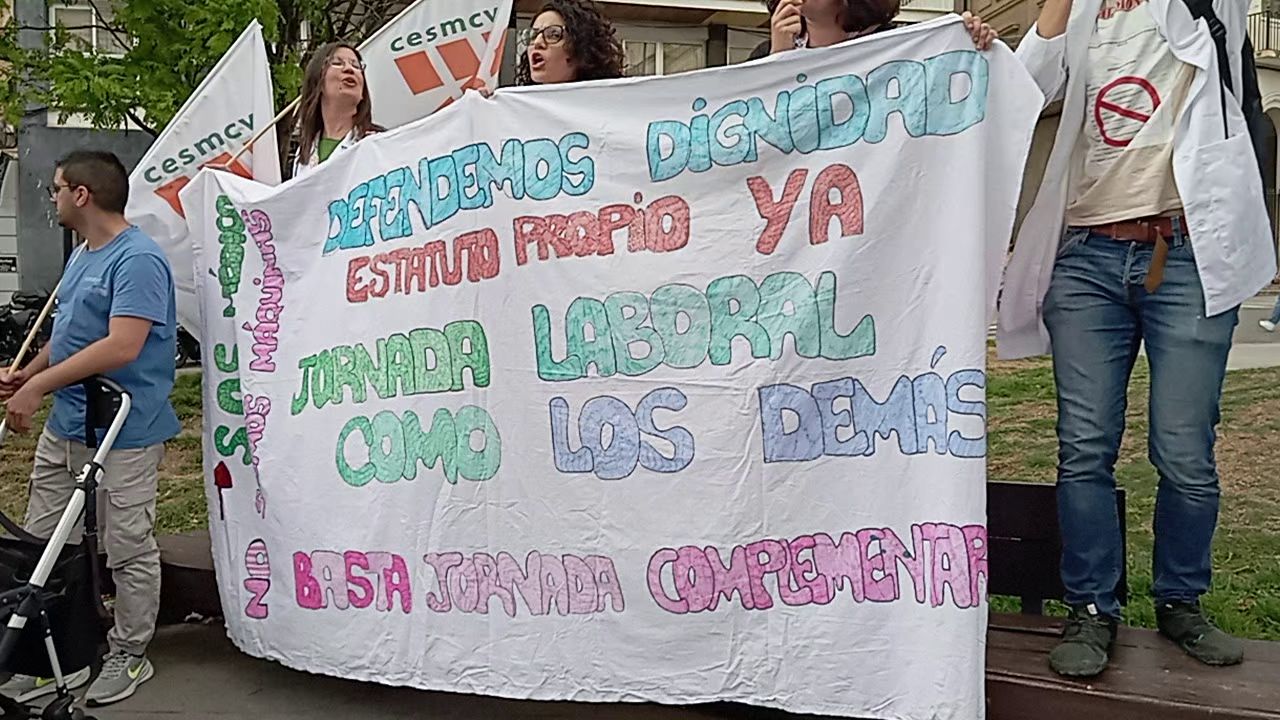 Los médicos de Alicante vuelven a las calles y siguen amenazando con ir a la huelga