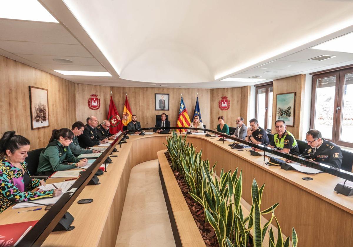 Amplio dispositivo policial para las fiestas de Moros y Cristianos de Elda y Petrer