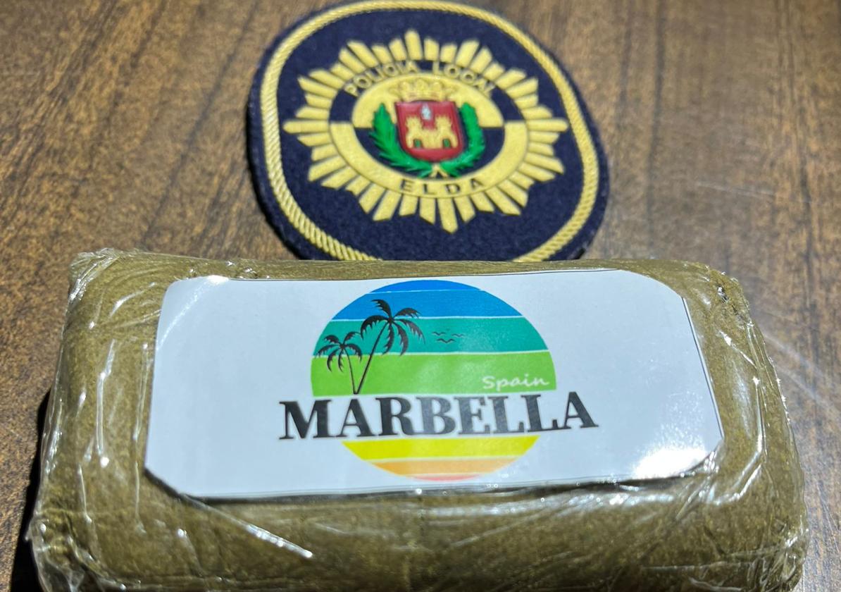 A Suspicious Vehicle in Elda: A Drugged Driver and a Passenger with Hashish in His Socks
