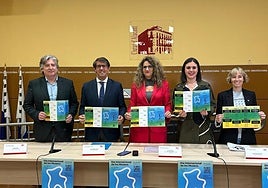 Los representantes de los museos alicantinos, en la presentación de la programación.