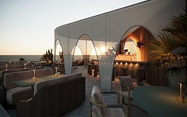 Así ha quedado el nuevo restaurante del puerto de Alicante.