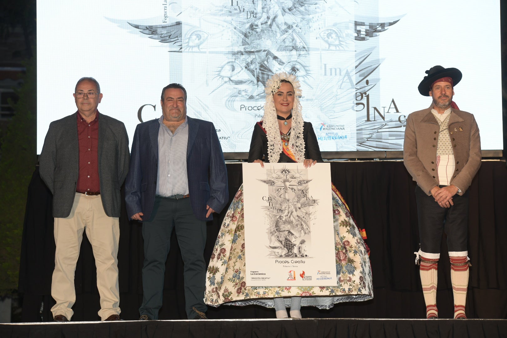 Imágenes de la presentación de los bocetos de las hogueras especiales