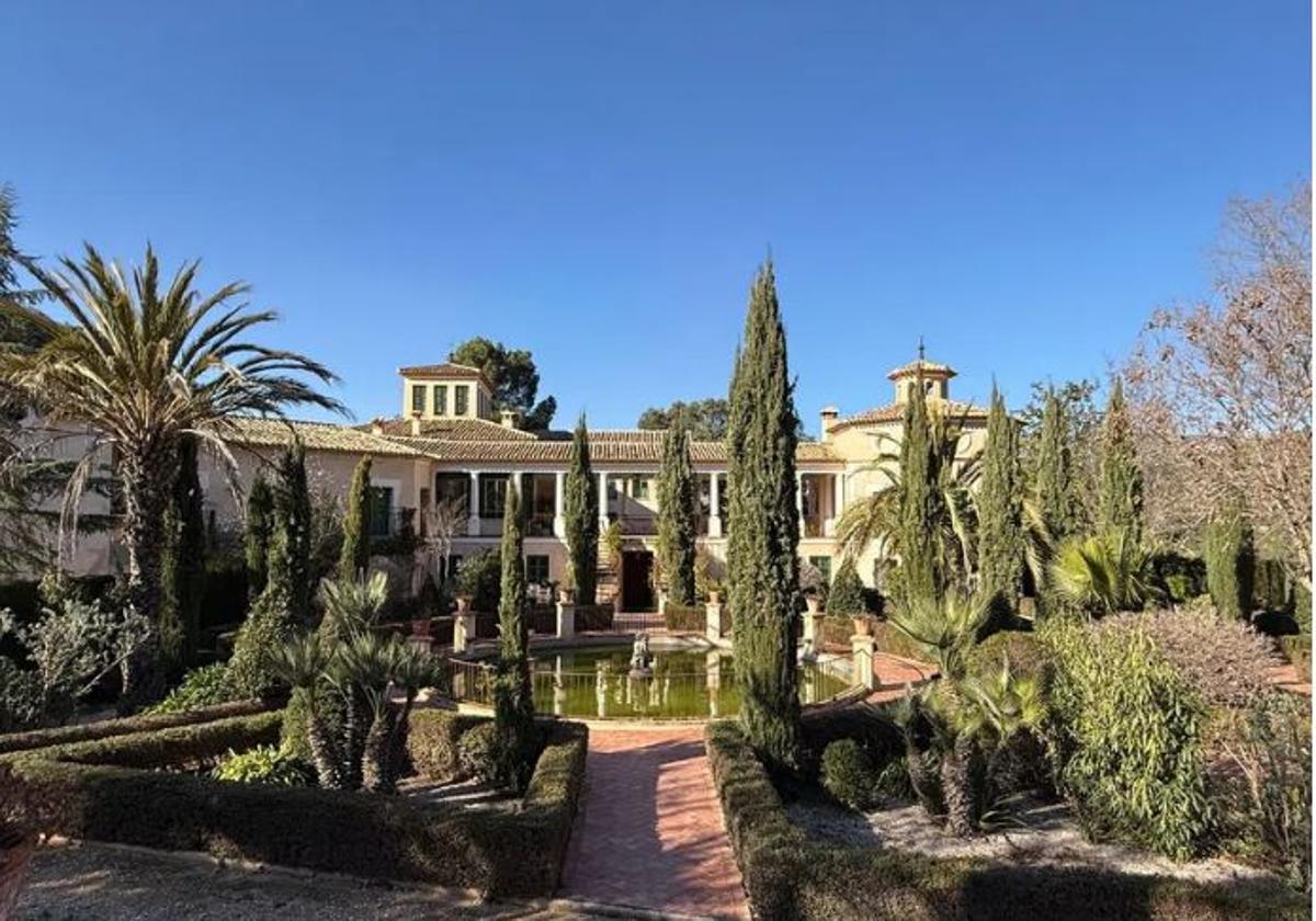 De macrocomplejos turísticos por 18 millones de euros a villas rurales: Alicante lidera la venta de hoteles en España