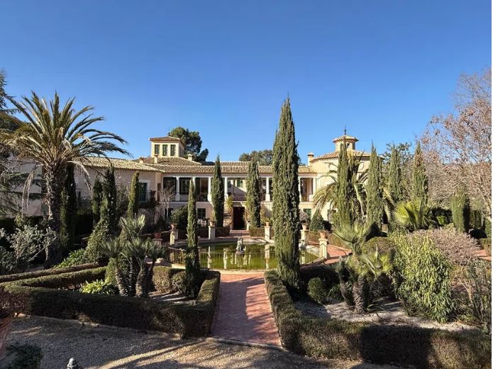 From Tourist Mega-Complexes Worth 18 Million Euros to Rural Villas: Alicante Leads Hotel Sales in Spain