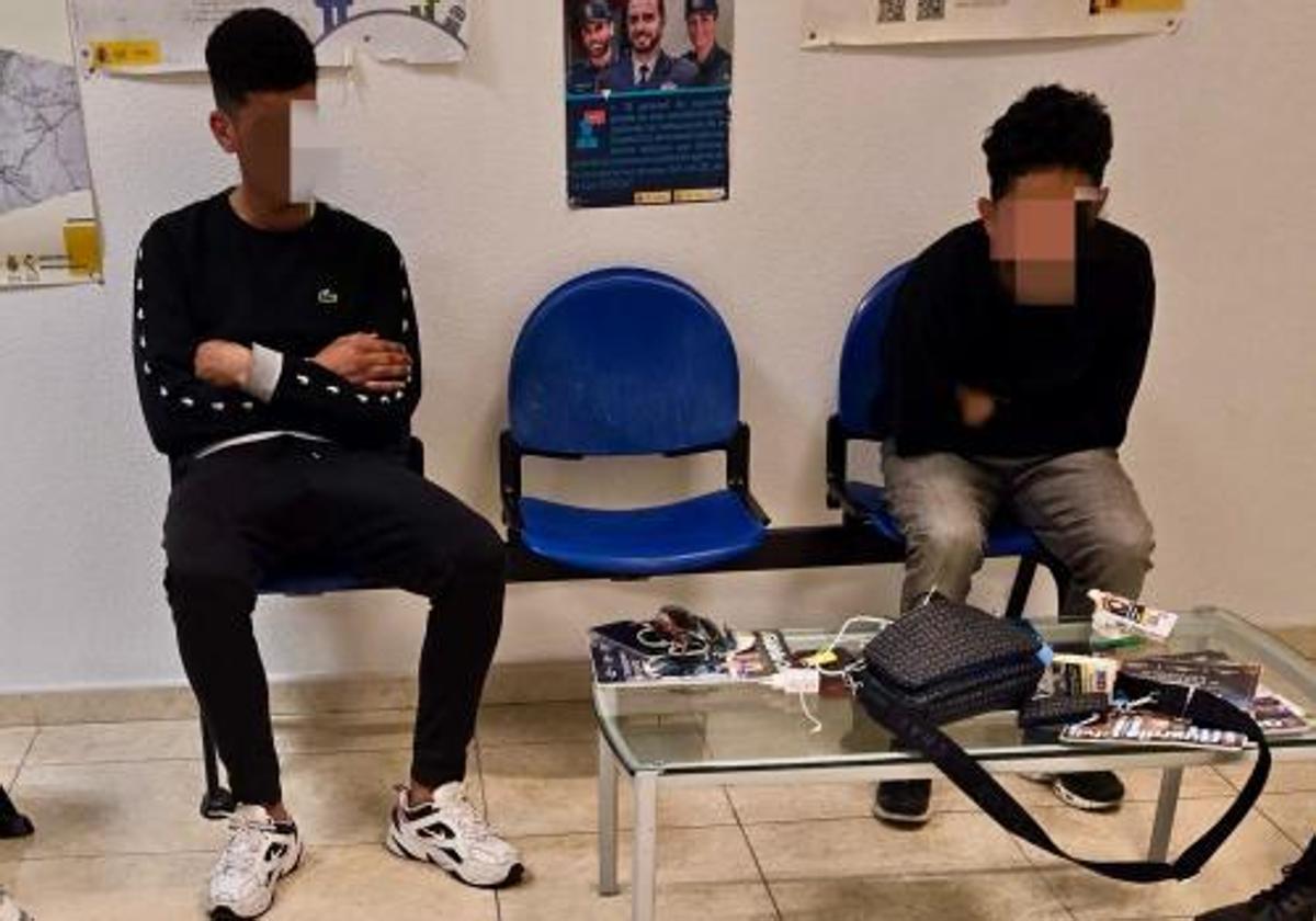 El aviso de una vecina permite detener a tres jóvenes por asaltar a otro en plena madrugada en El Campello
