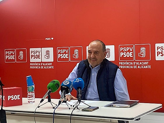Miguel Millana, este jueves en la sede provincial del PSPV-PSOE.