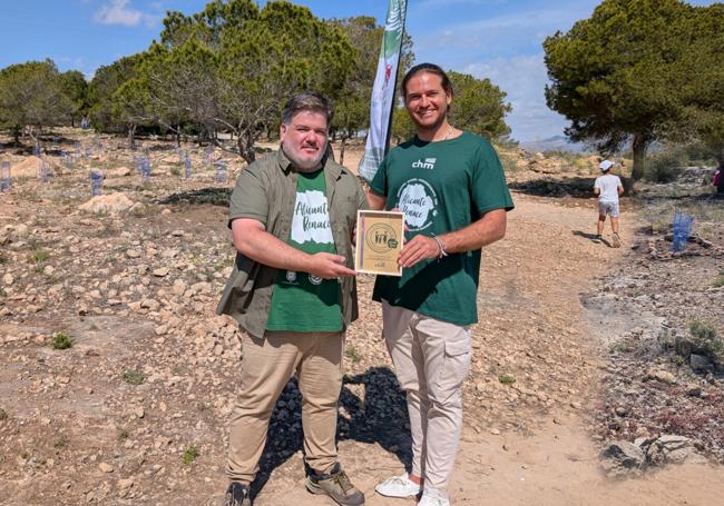 Daniel Aguilar de Alicante Renace y José Martínez Valla de CHM.