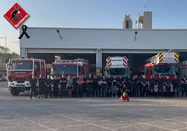 Minuto de silencio en el parque de Bomberos de Benidorm.