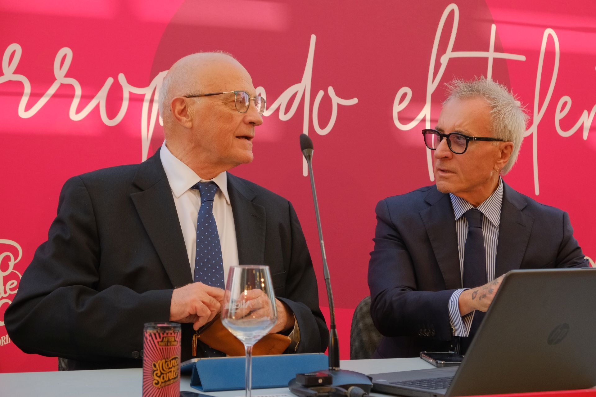 El encuentro de Josep Oliu (Banco Sabadell) con empresarios de Alicante, en imágenes
