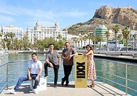 Equipo de 'El poder del silencio' en Alicante.