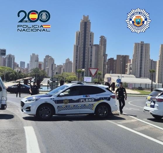 Imagen principal - Benidorm ensaya la 'Operación Trueno': Policía Local y Nacional 'cierran' la ciudad a cal y canto