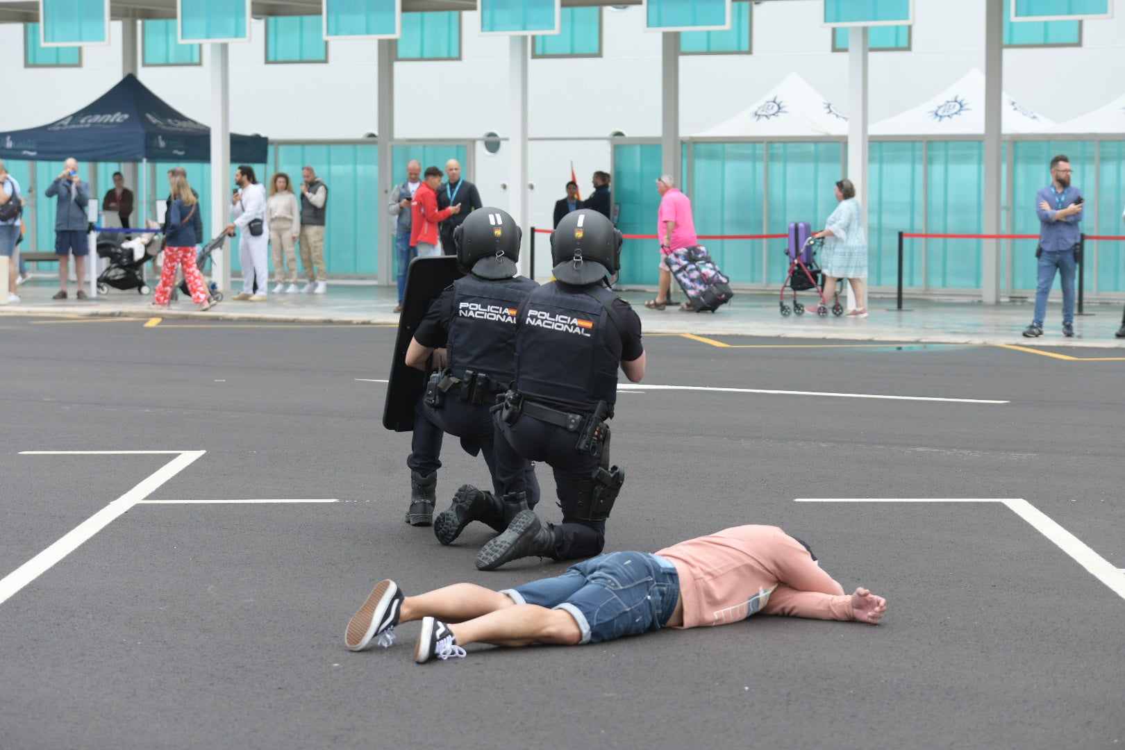 Las imágenes más impactantes del simulacro antiterrorista en Alicante