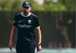 Eder Sarabia, durante un entrenamiento del Elche.