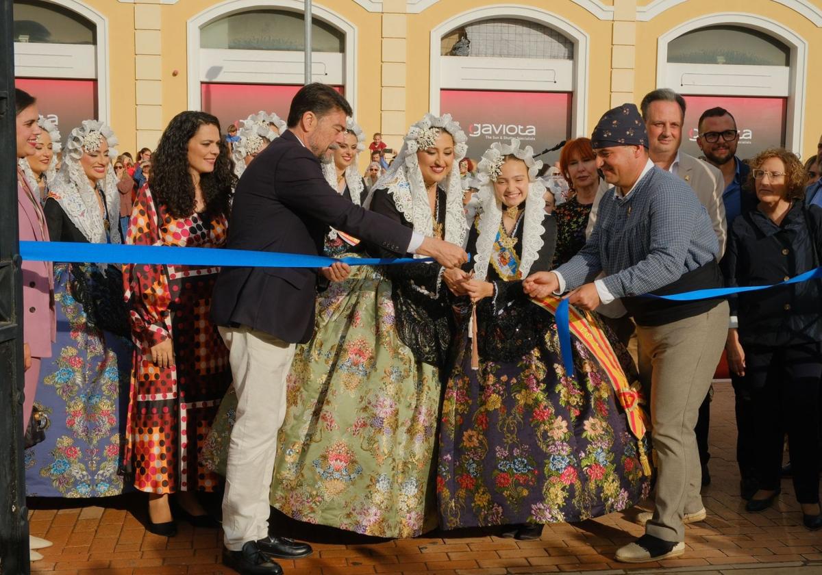 The Ninot Exhibition Opens with a Touch More Criticism, Alicante Style