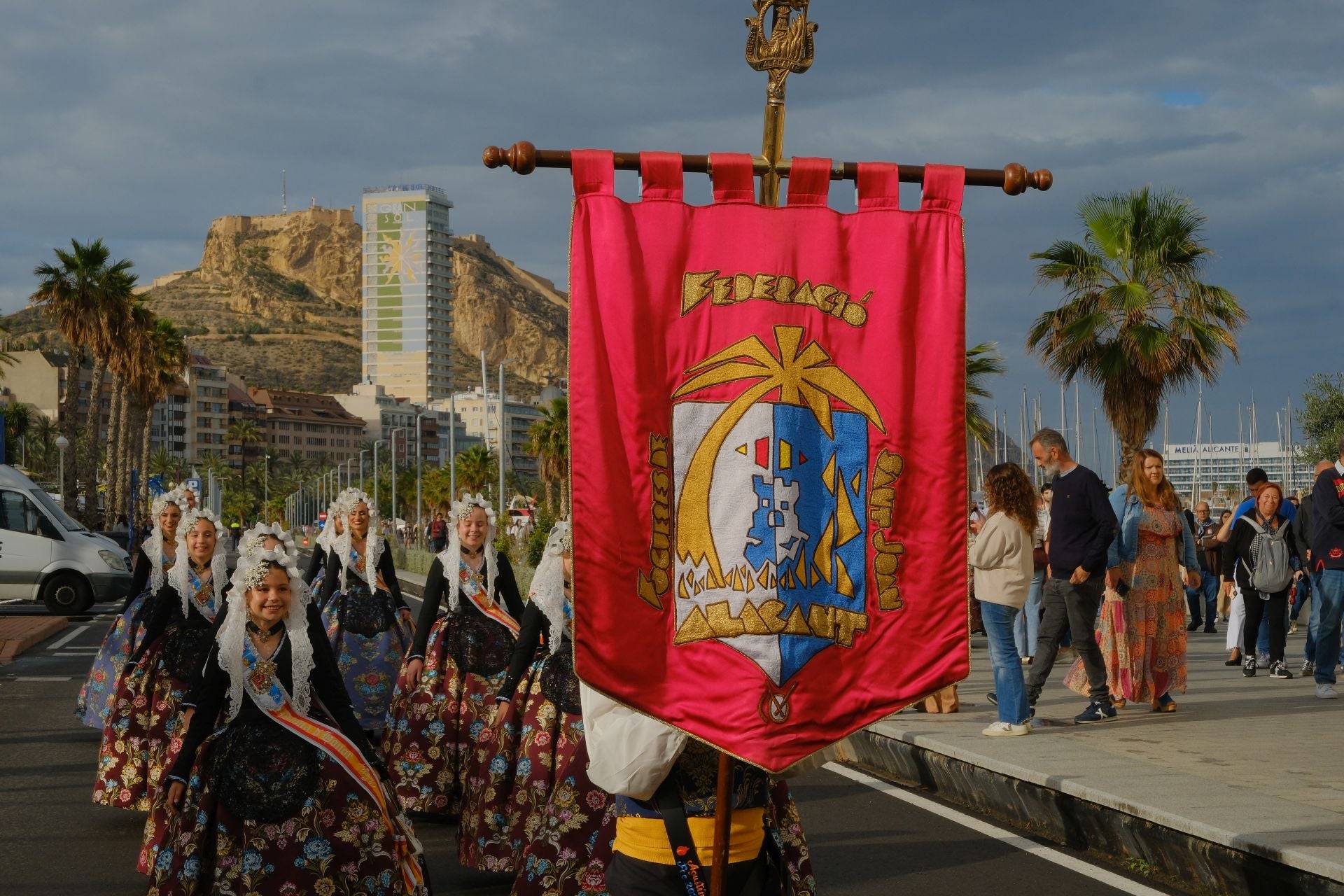 La inauguración y mascletà de la exposición del ninot, foto a foto