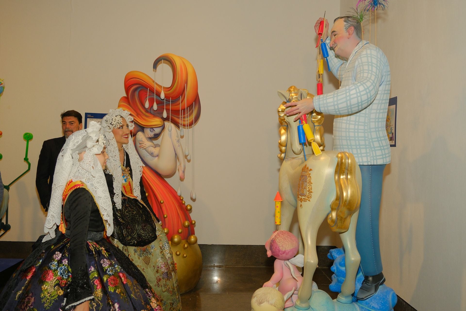 La inauguración y mascletà de la exposición del ninot, foto a foto