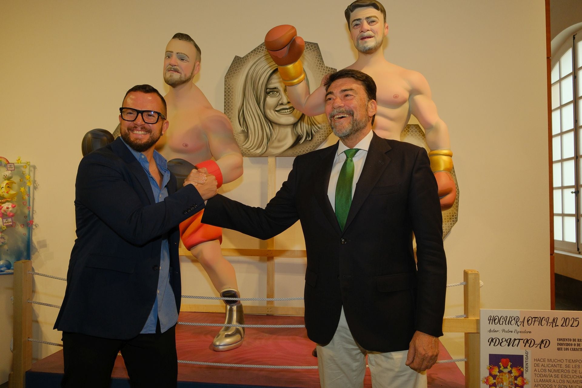 La inauguración y mascletà de la exposición del ninot, foto a foto