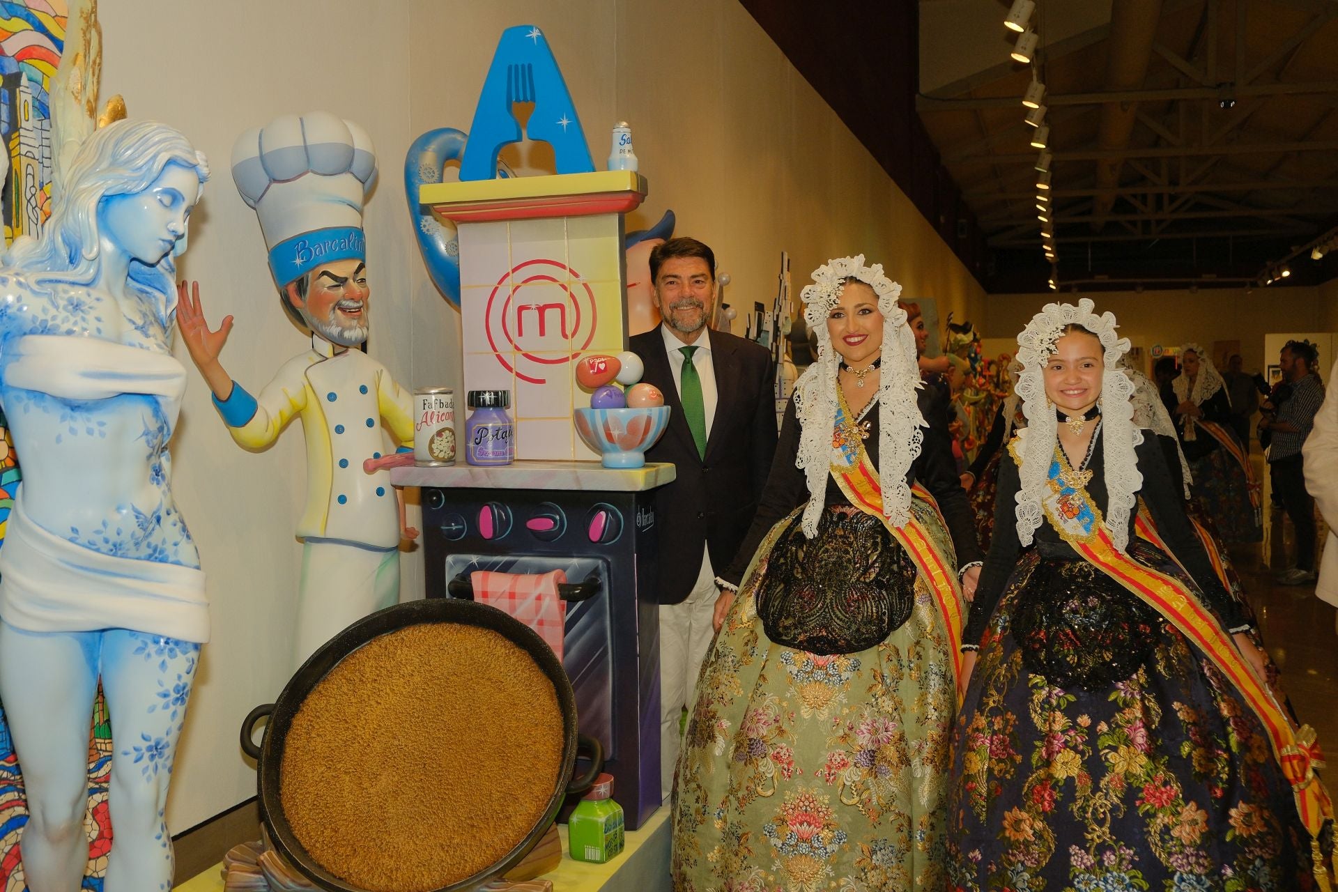 La inauguración y mascletà de la exposición del ninot, foto a foto