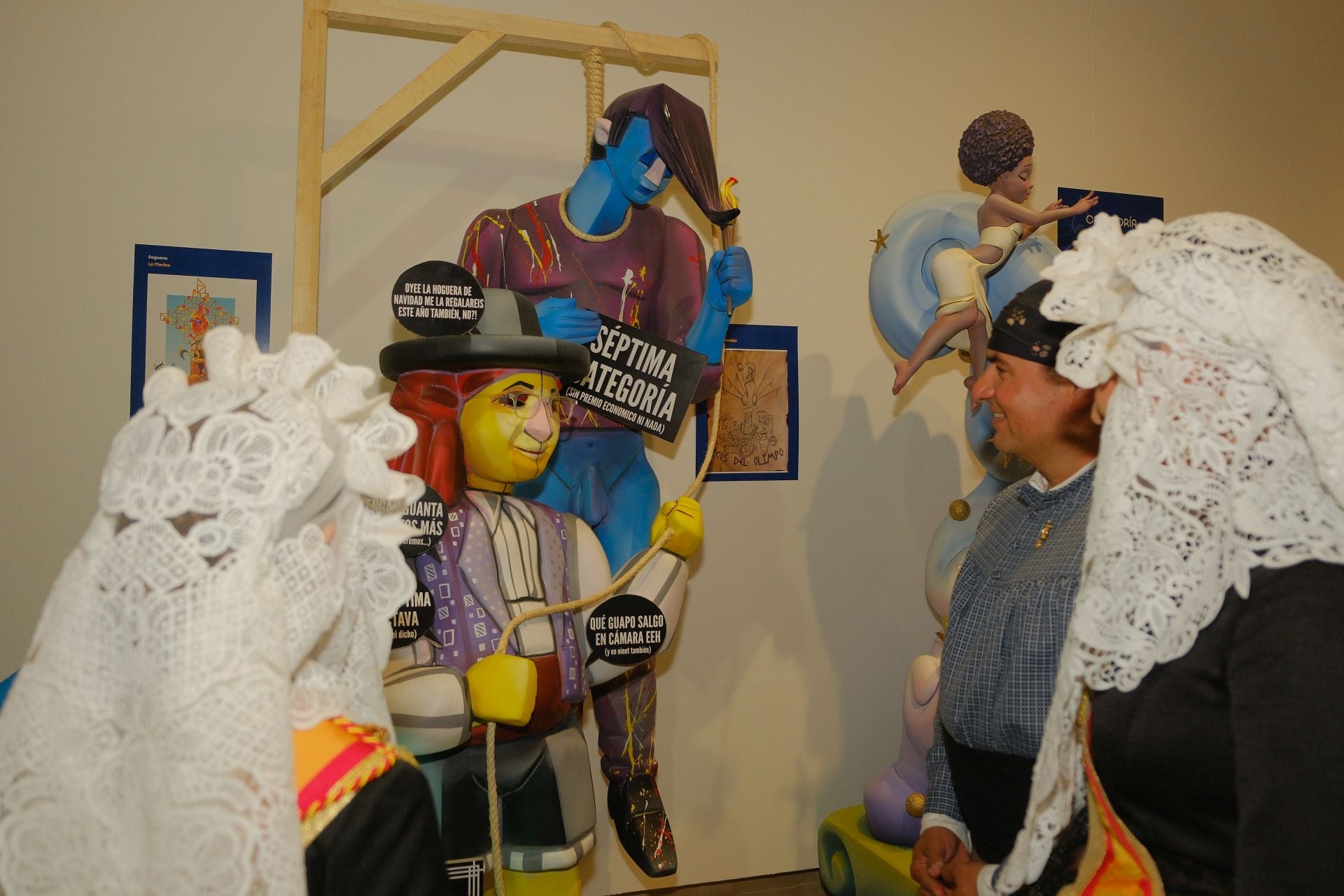 La inauguración y mascletà de la exposición del ninot, foto a foto