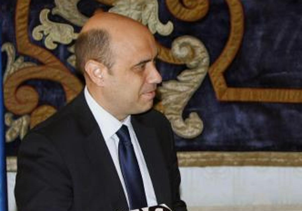 El exalcalde de Alicante Gabriel Echávarri durante su mandato (2015-2018).