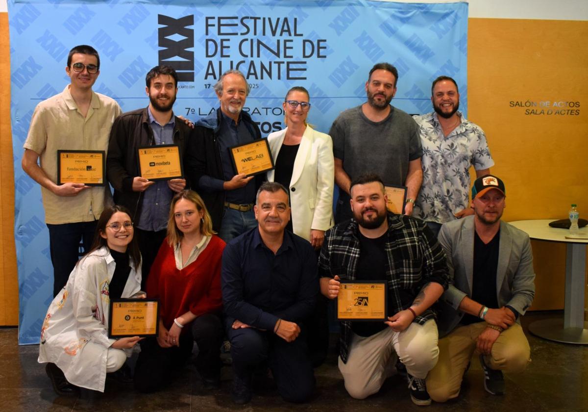 Entrega de premio de Laboratorio de Proyectos de Ficción del Festival de Cine de Alicante.