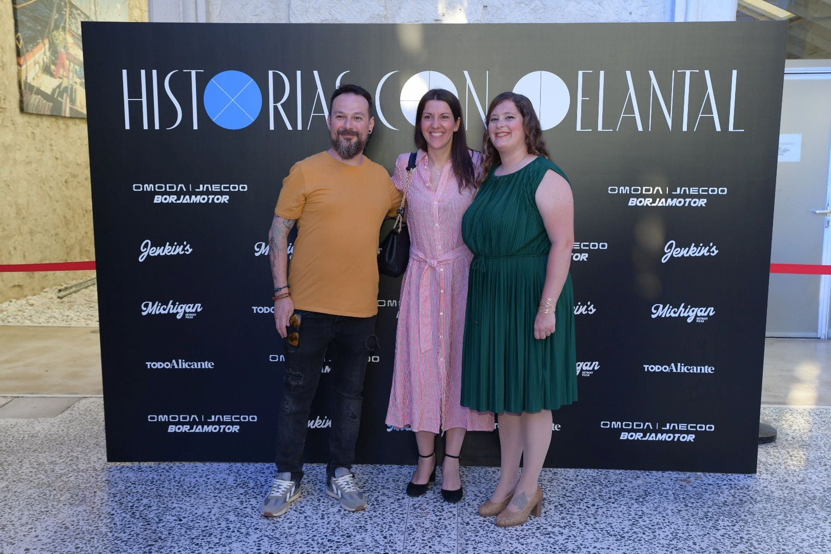 Búscate en el &#039;photocall&#039; de los premios &#039;Historias con delantal 2025&#039; de TodoAlicante