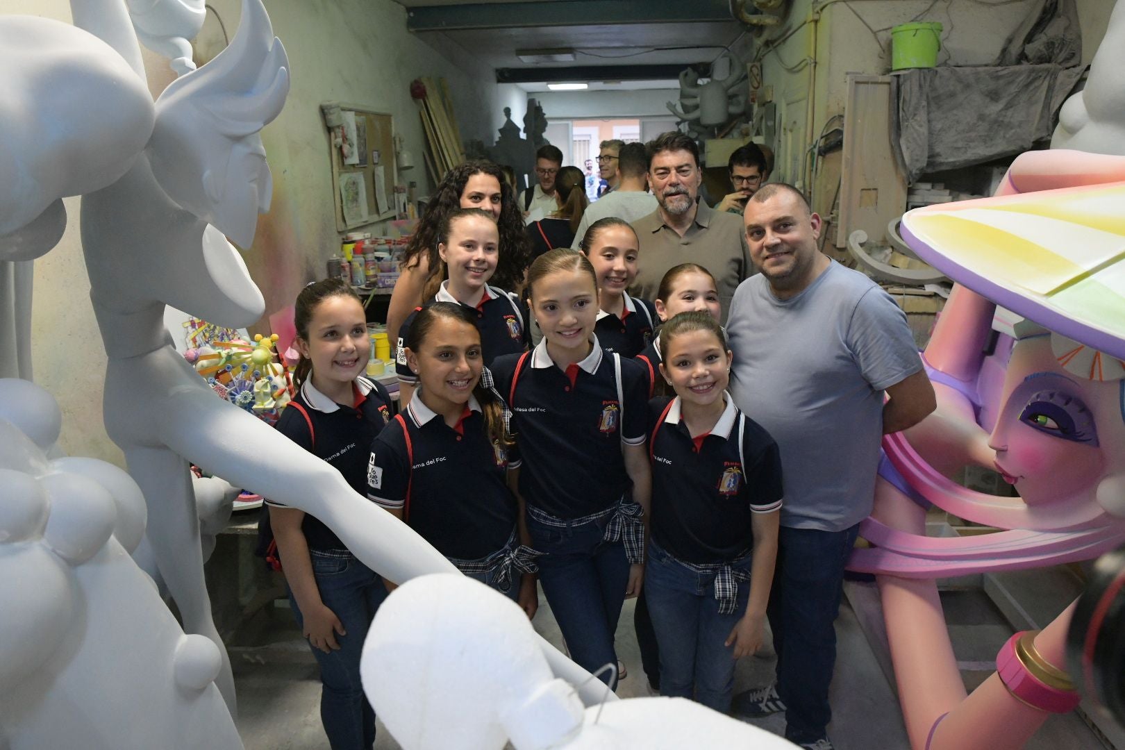 Una oda al agua en la hoguera oficial infantil de Alicante