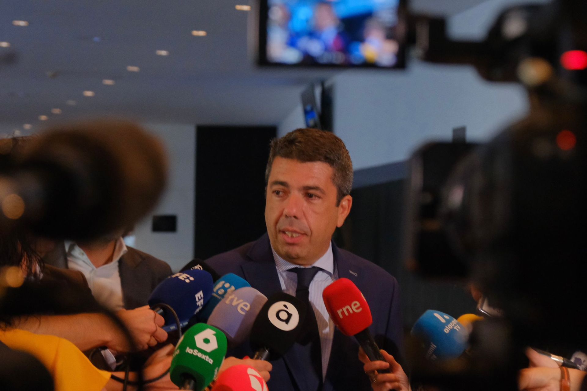 Carlos Mazón speaking to the media.