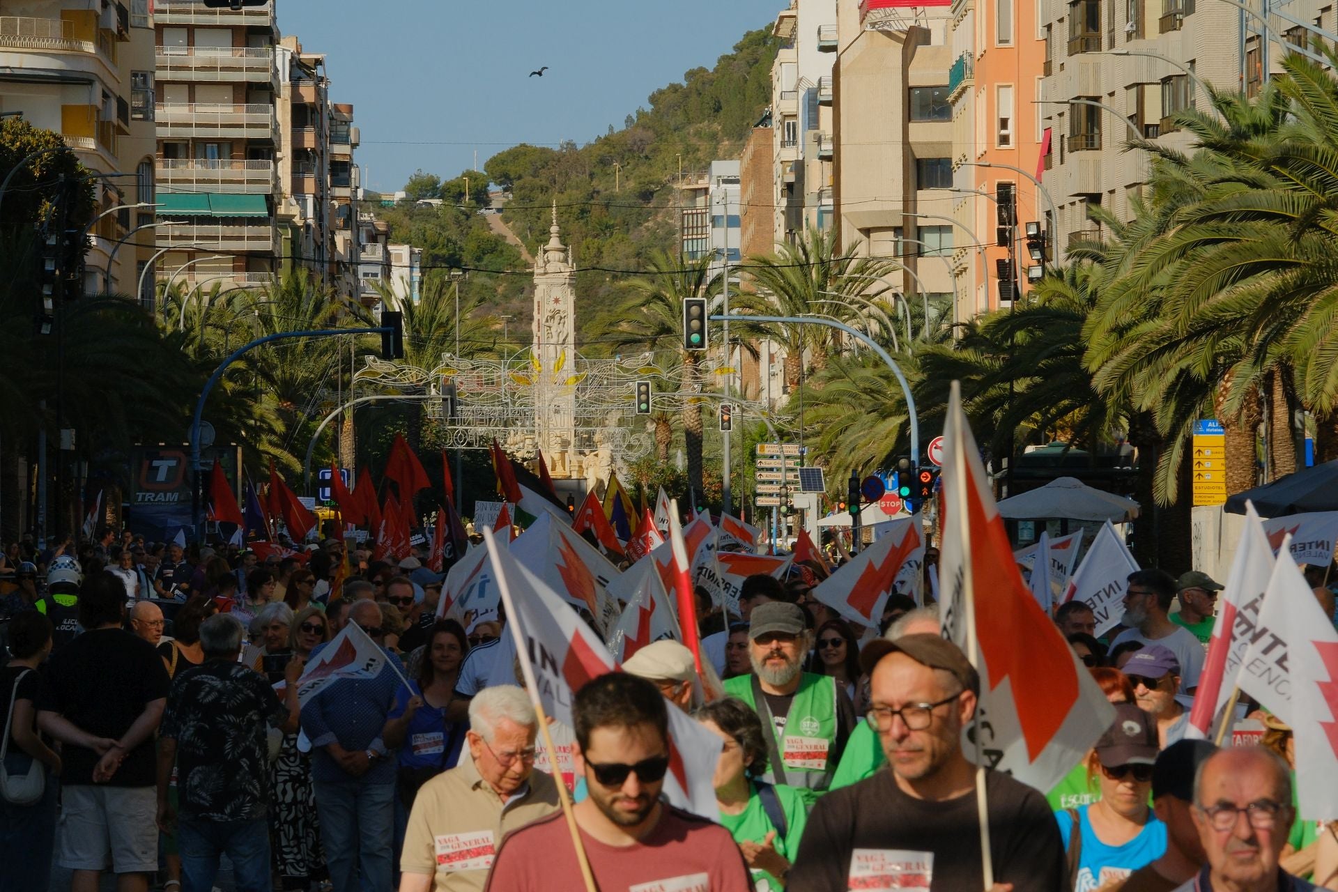 Las imágenes de la manifestación contra Mazón en Alicante