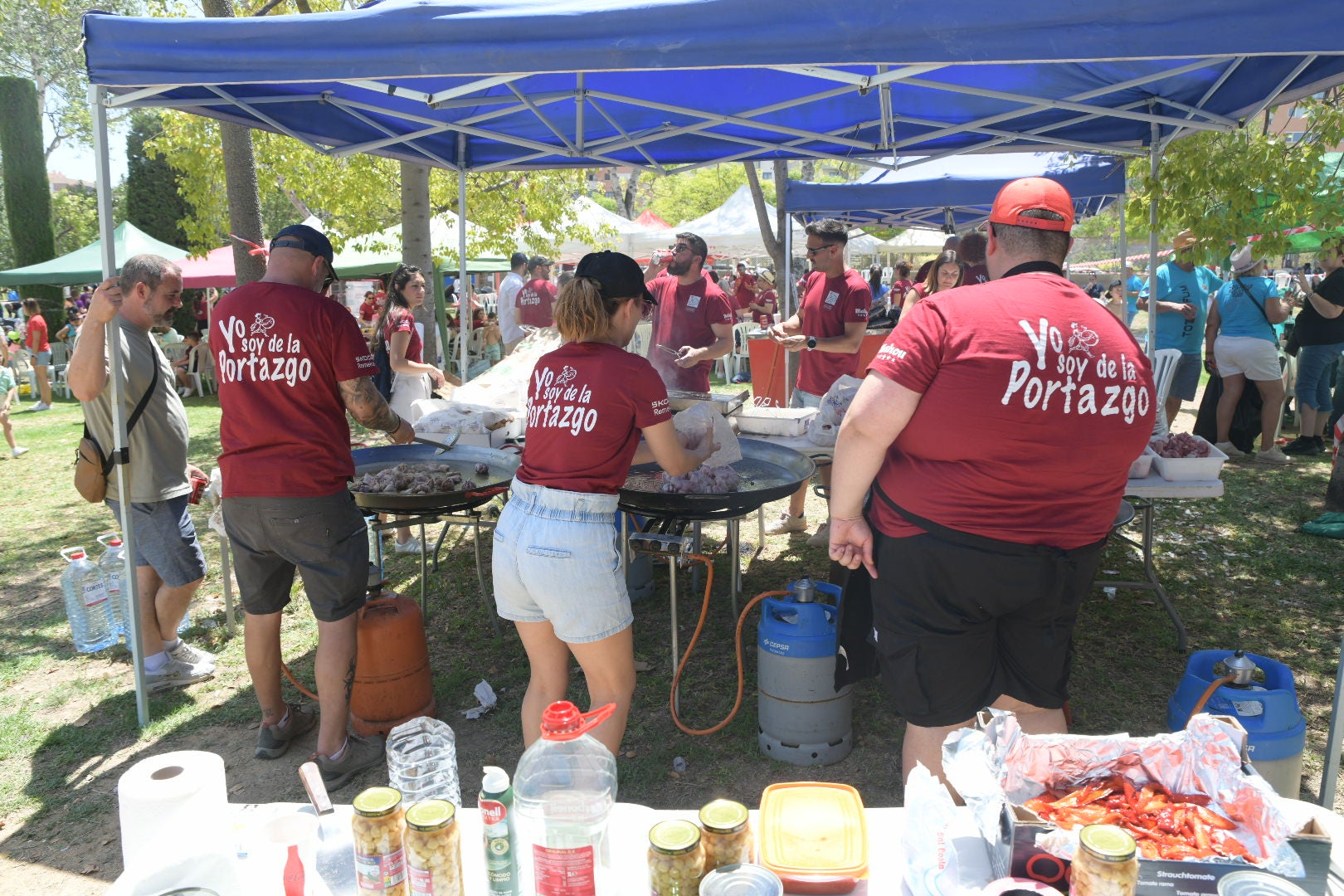 Las hogueras y barracas de Alicante celebran las paellas en Lo Morant